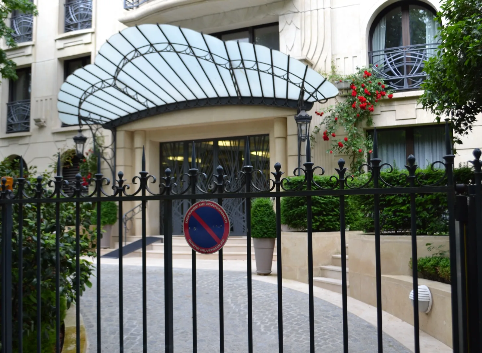 Marquise en verre : entretien et autorisations