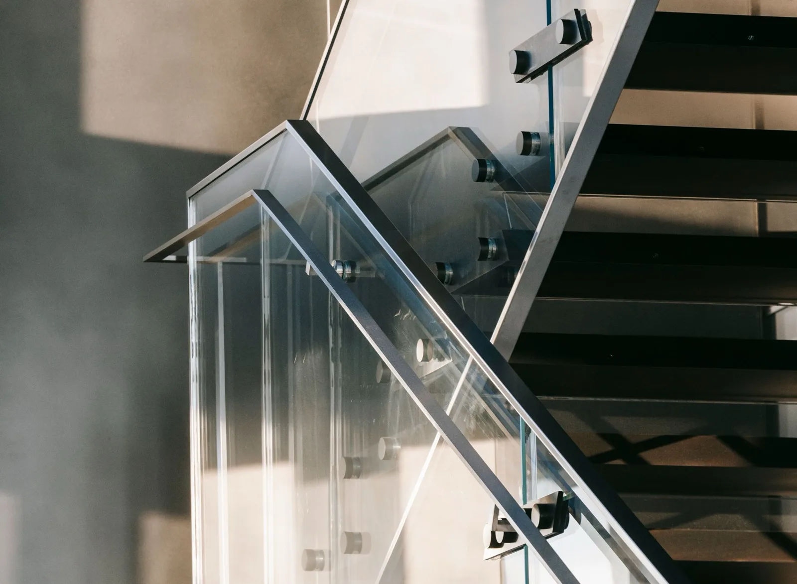 Verre de sécurité : où s’impose-t-il dans un logement ?