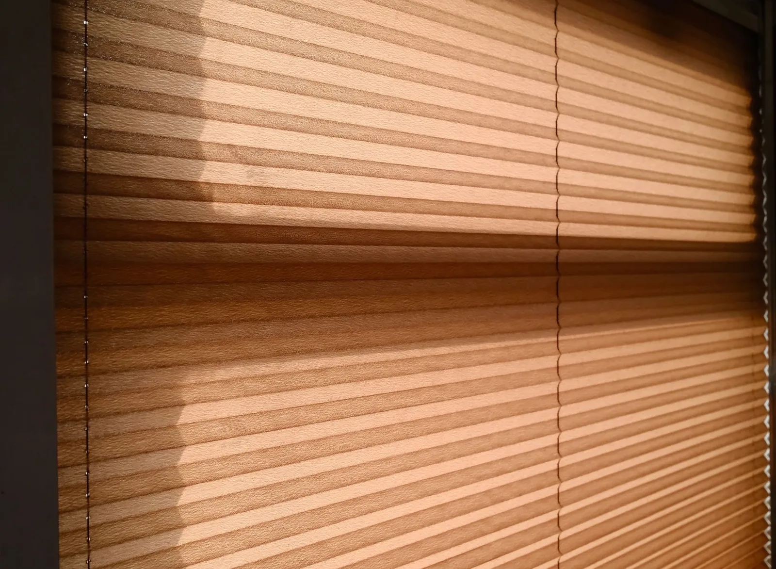Chaleur d’été : vitrages, films et protections solaires